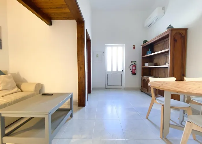 Lägenhet Cozy House In The Center Of #1899 Lagos