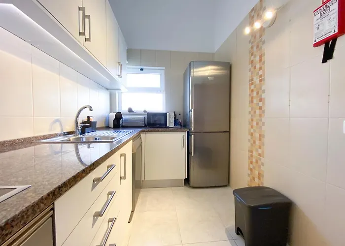 Cozy House In The Center Of #1899 * Lagos